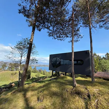 Birdbox Forland Campo de lujo Stord